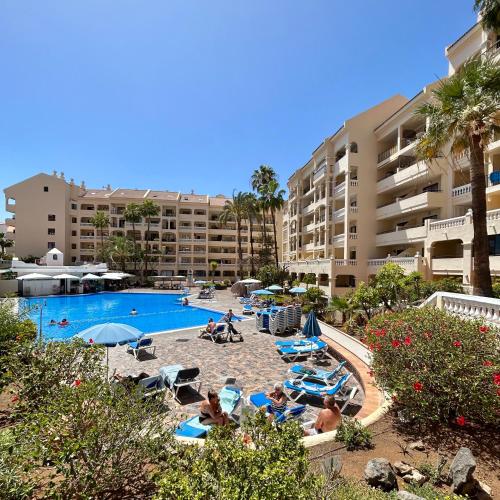 Los Cristianos apartment with sea views C109