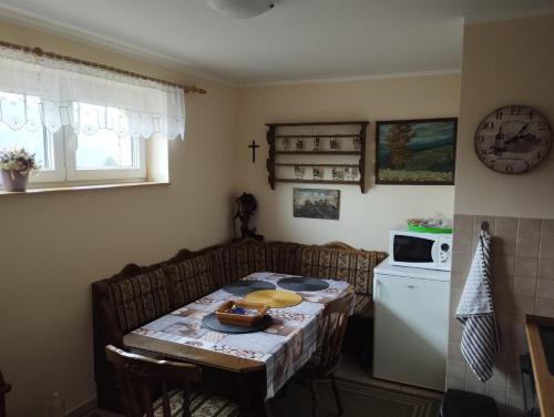 Η κουζίνα ή μικρή κουζίνα στο Apartment Okolo Pece