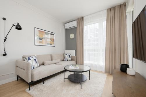 Luxurious Apartments in Warsaw with Sauna and Gym by Renters Prestige