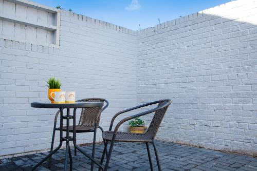 4 Bedrooms Spacious House With 2 Bathrooms Free Parking - sleeps up to 10 guests photo 19