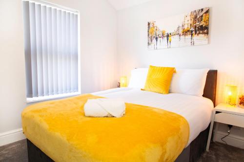 4 Bedrooms Spacious House With 2 Bathrooms Free Parking - sleeps up to 10 guests photo 21