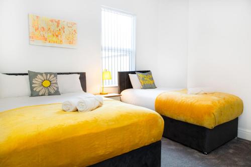 4 Bedrooms Spacious House With 2 Bathrooms Free Parking - sleeps up to 10 guests photo 30