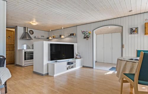 Kuchyň nebo kuchyňský kout v ubytování Holiday Home Bjerregårdsvej X