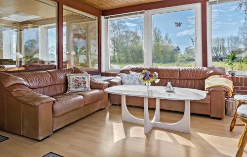 Posezení v ubytování Beautiful Home In Sydals With Sauna