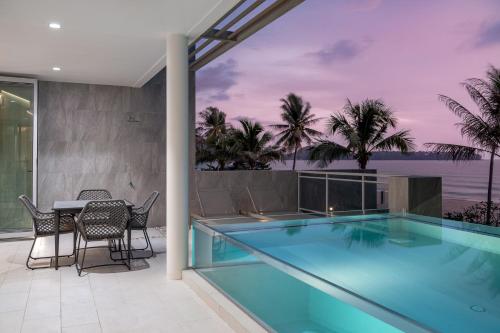 Kolam renang di atau dekat dengan Beachfront Residences - Stunning Sea and Lake View