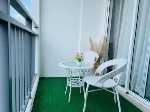 Balkón nebo terasa v ubytování MySuite Studio Apartment Melaka Waterpark Resort Free Tickets