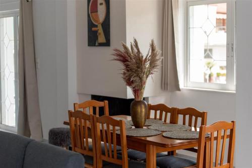 Ein Sitzbereich in der Unterkunft AZURE home