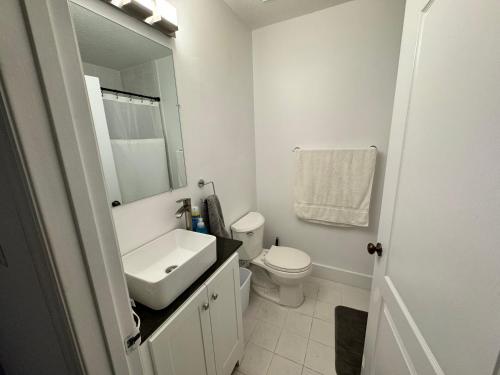 Bilik mandi di Apartamento en kendall Miami 2 Habitaciones y 3 baños