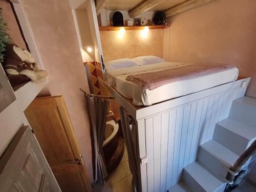 Casaluna, chambre climatisée dans maison de village