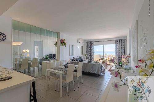 Wonderful Apt with water park and sea views