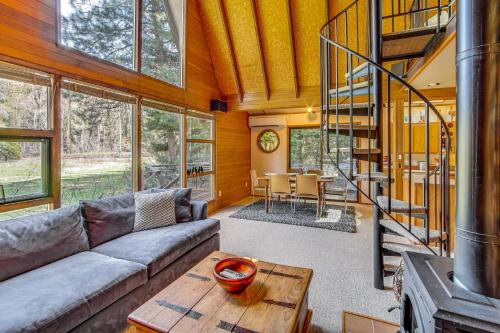 Imagen de la galería de Cle Elum A-Frame - Direct Yakima River Access!, en Cle Elum