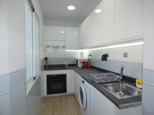 Kuchyň nebo kuchyňský kout v ubytování Vivienda en centro de Yecla