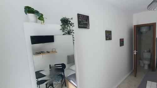 Μια τηλεόραση ή/και κέντρο ψυχαγωγίας στο St.Barbara studio