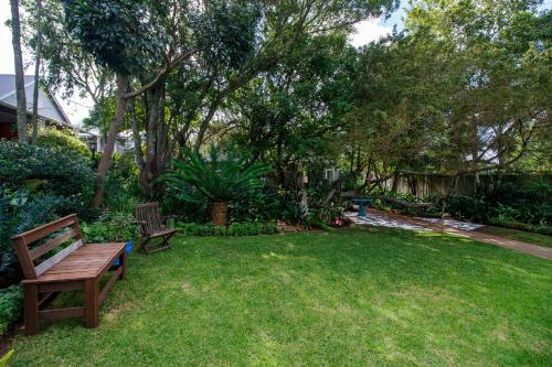 Κήπος έξω από το Fiddlewood Fields Guest House