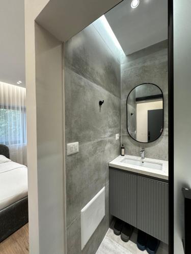 Kamar mandi di Ylli