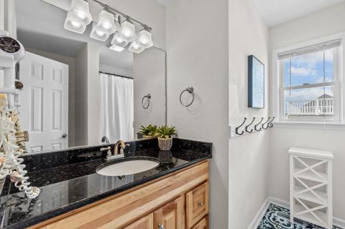 A bathroom at 5802 - Free Bird by Resort Realty