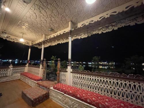 Galerija fotografija objekta Heritage Amina Group Of Houseboats u gradu 'Srinagar'