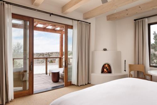 Ένα ή περισσότερα κρεβάτια σε δωμάτιο στο Four Seasons Resort Rancho Encantado Santa Fe
