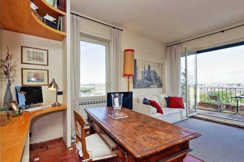 Sant'Onofrio Terrace Apartment