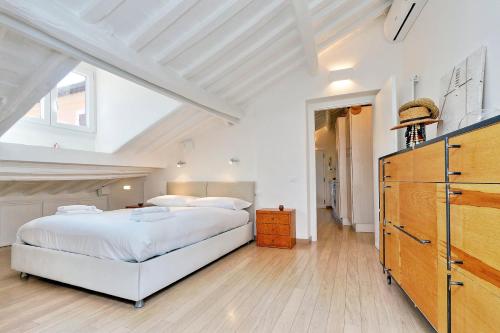 Pantheon Charming Attic | Romeloft