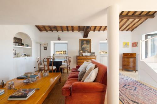 Farnese Stunning Penthouse | Romeloft