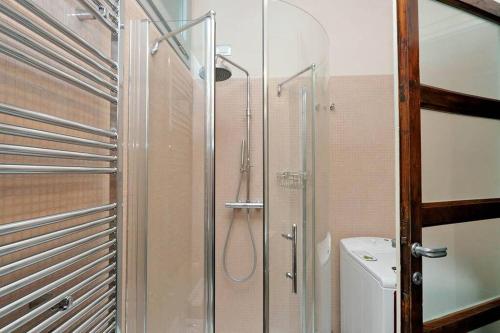 Saint Peter's Bright Apartment | Romeloft