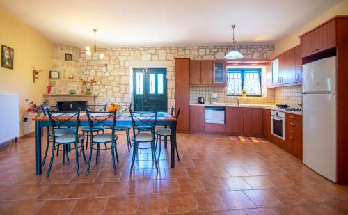 Η κουζίνα ή μικρή κουζίνα στο Ammos Villas