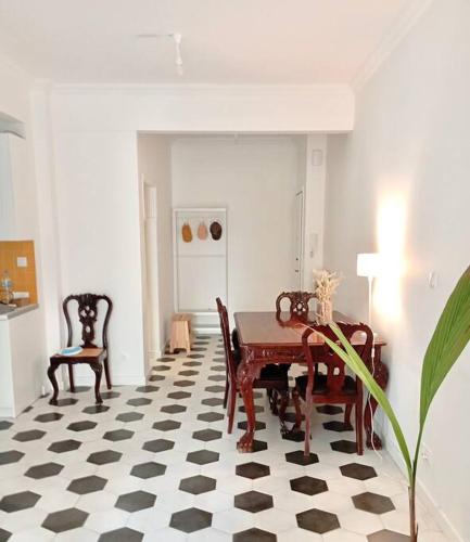 Stylish City Flat Near Promenade
