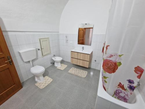 A bathroom at Casa Monaco 2 by Salento Prime
