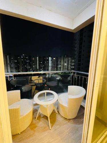 Un balcón o terraza de Nirbhay homes