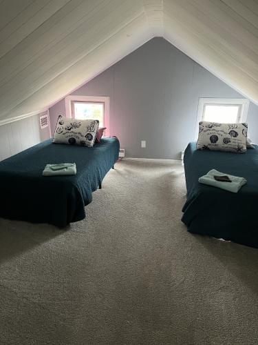 Postel nebo postele na pokoji v ubytování Tri-Level home - 5 BR 2 BA - Extended Stays, Wi-Fi home