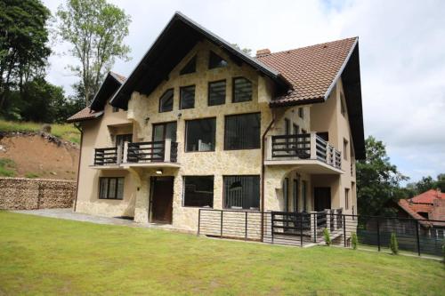 Bangunan di mana terletaknya rumah percutian