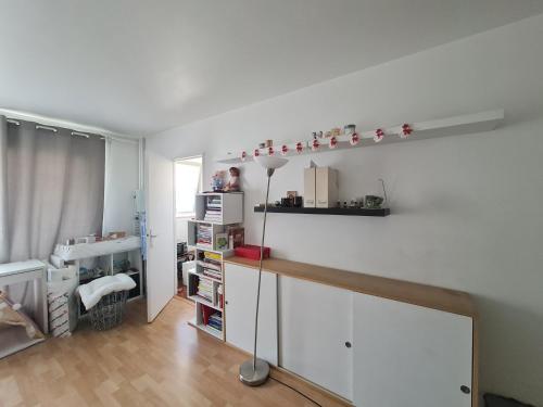 Dapur atau dapur kecil di Luminous Studio_ Eiffel Tower view