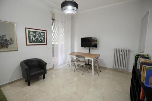 Viale Trastevere Apartment with Private Terrace