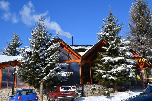 Gallery image of Ski Rostovo - Hotel Rostovo & Ethno Village in Čardaci