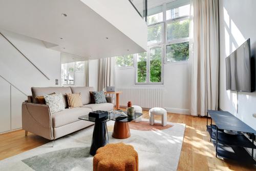 Amazing Loft 2BR - Eiffel Tower