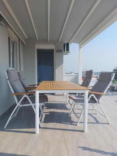 Roof Apartment 4