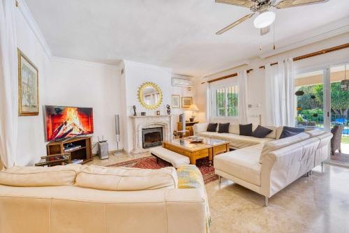 1106 Marbella Large Family Villa