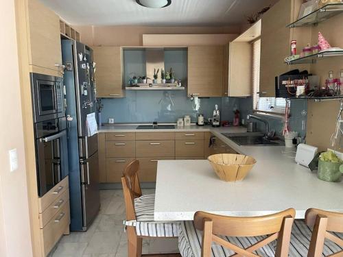 Lovely Maisonette & Parking
