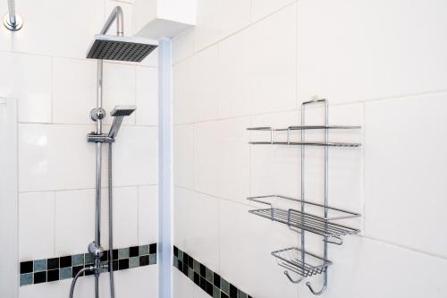 Ένα μπάνιο στο Modern 3 bedroom apartment in Wimbeldon Park