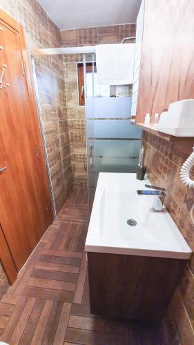 Salle de bains dans l'établissement Zambak Apartments