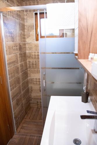 Salle de bains dans l'établissement Zambak Apartments