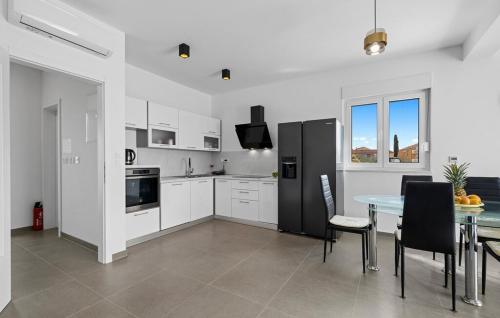 Family friendly house with a swimming pool Vodice - 23021