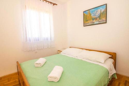 Apartments with parking space Baska, Krk - 23071