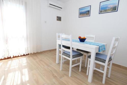 Apartments with parking space Baska, Krk - 23071