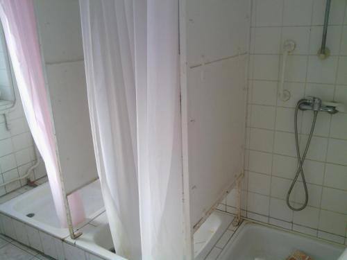 Bilik mandi di Centrum Panzió