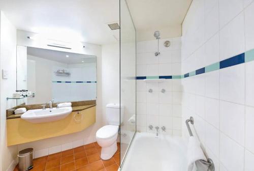 Vannituba majutusasutuses An Exceptional Seaside Esplanade Locale with Pool