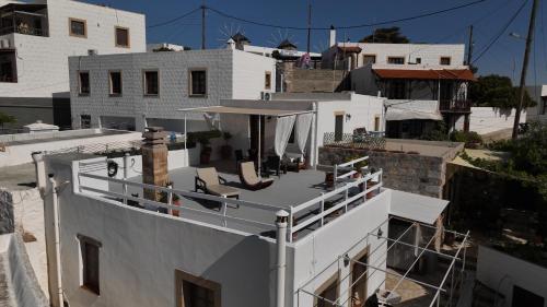 Balkón nebo terasa v ubytování Manos House in Chora