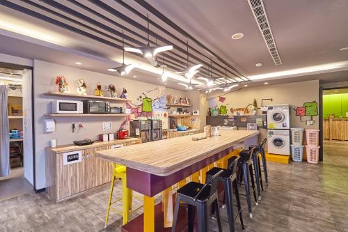 Η κουζίνα ή μικρή κουζίνα στο Backpackers Hostel - Taipei Changchun