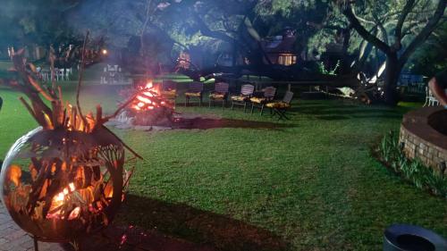 Taman di luar The Venue Country Hotel & Spa